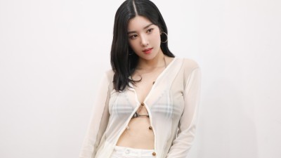 권은비 워터밤 비하인드 포토 - 2